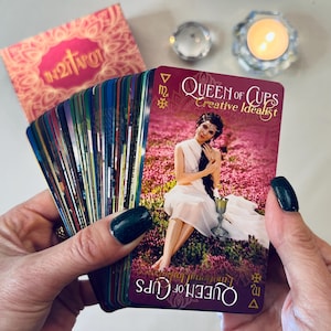 iN2ITarot Édition classique | 78 cartes de tarot avec titre + signification des phrases clés | Bords dorés | Jeu de tarots intuitif par iN2IT Oracle