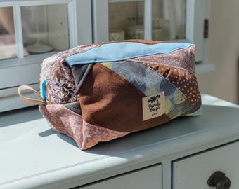 Cosmetic bag “Ryck Patchwork” – Boxy Bag, handmade toiletry bag, boxy quilted bag, unique piece made of chenille & patchwork, one of a kind