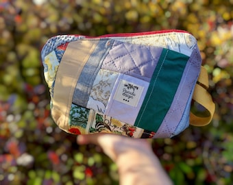 Unique patchwork cosmetic bag from the mini-series "Viva Country Life!" | Handmade one-of-a-kind | Toiletry bag | Project bag, quilted