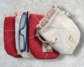 Fabric glasses case | Choice of drawstring or snap closure | Decorated with color-changing chain stitch | Size S