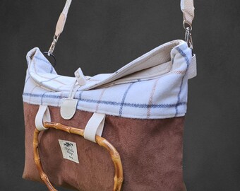 Original crossbody bag – handmade in a neutral unisex style, imitation nubuki leather, bamboo handles, toggle closure, brown and cream checkered pattern, unique piece