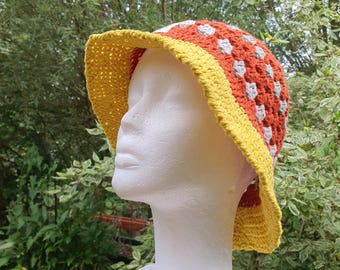 Hand-crocheted women's hat "Posen" – rust red with stripes | 100% cotton | Flexible, shapeable brim | Panalu design unique piece