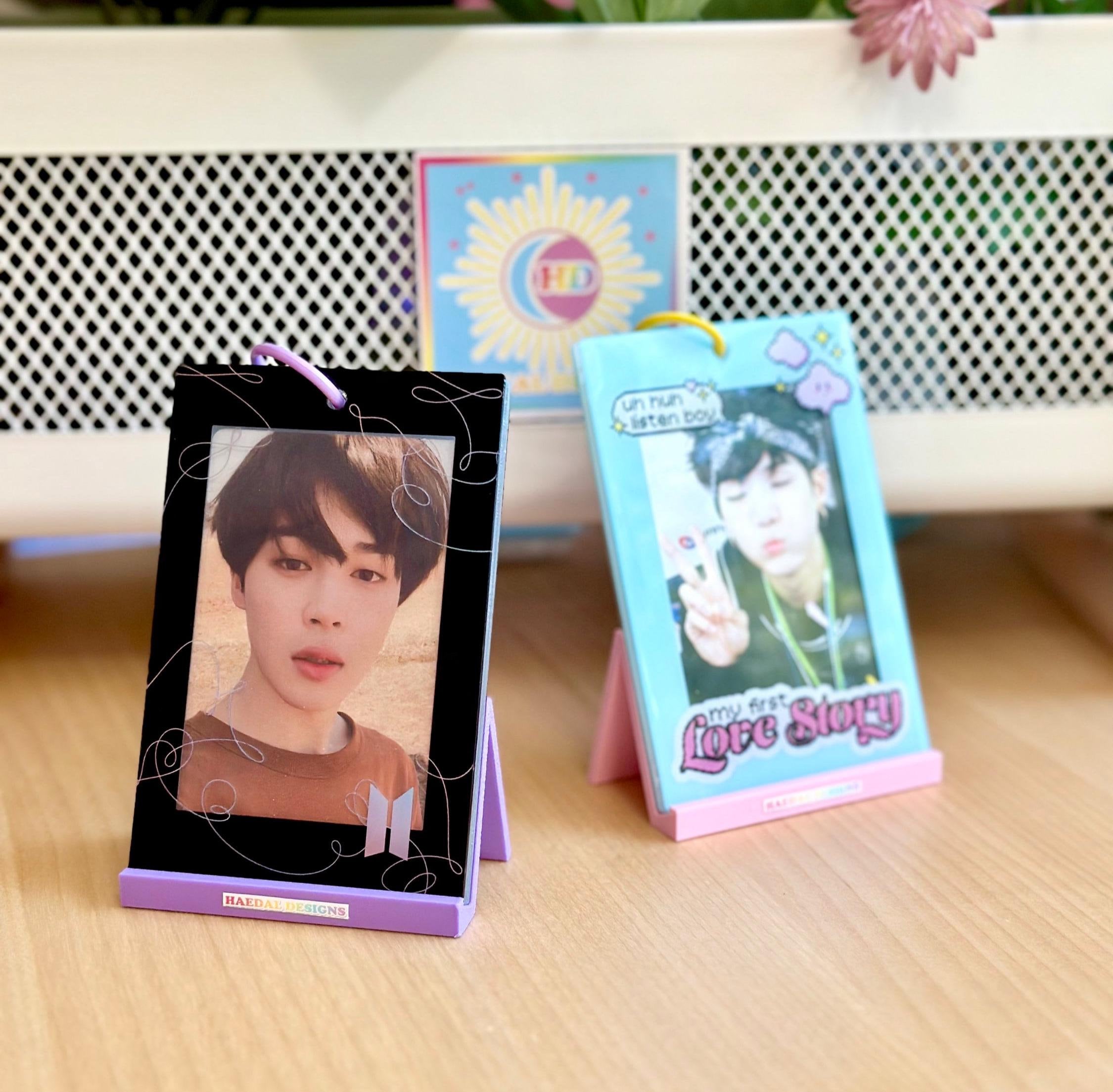 Photocard Holder Display Stand: K-Pop Collectibles & Art