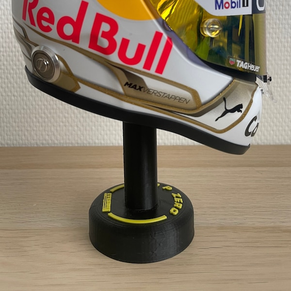 Formula 1 - Mini helm display stand!