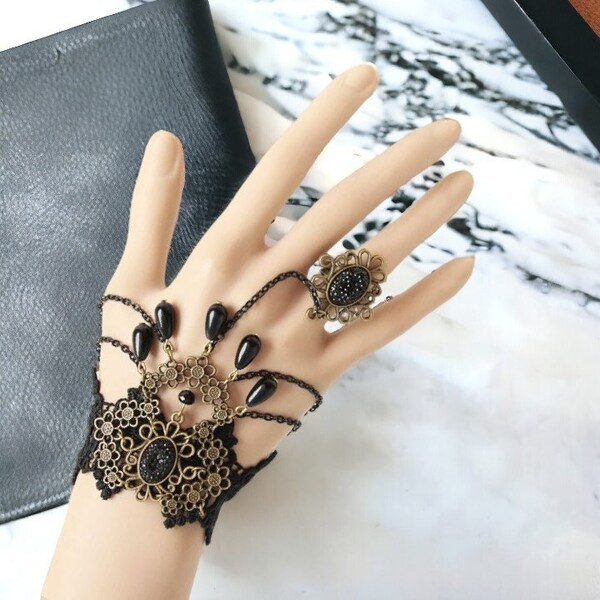 Gothic Black Lace Finger Ring Bracelet, Bridal Hand Chain Ring Bracelet, Victorian Halloween Bracelet, Gothic Wedding Bracelet