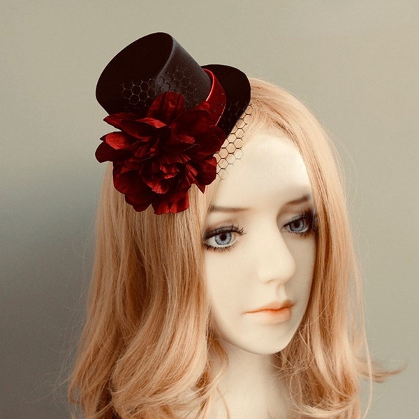 Mini chapeau haut de forme rose rouge avec pince à cheveux, bibi fleur, derby floral rose rouge du Kentucky, chapeau lavallière fleur, chapeaux de fête vintage