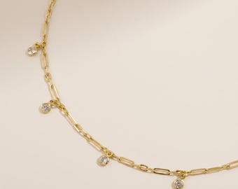 18金張りキュービックジルコニア付きペーパークリップ型ベリーチェーン ― モダンで輝き、人目を引くデザイン