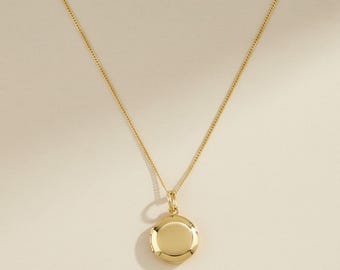 Collar con medallón redondo chapado en oro de 18 quilates: lleva contigo lo que más te importa.