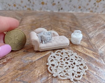 Sofá en miniatura con cojines, escala 1:48, sofá para casa de muñecas