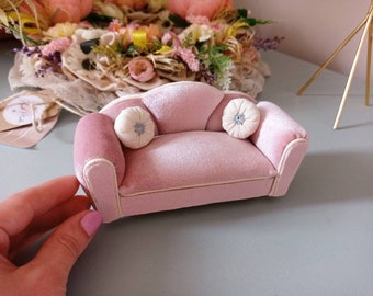 Миниатюрный диван 1:12, диван для кукол, розовый бархатный миниатюрный диван, миниатюрный диван, кукольный диван
