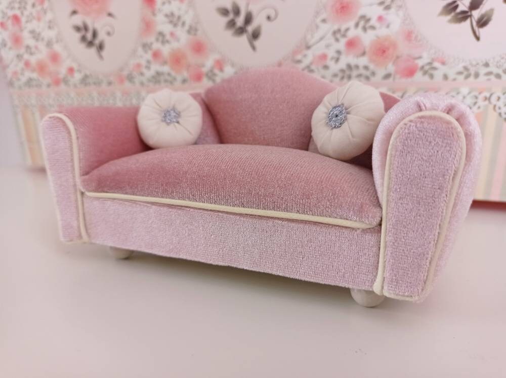 Mini Canapé Fleuri Gcroet – Échelle 1:12 – Avec 2 Coussins – 20x7x7,5 Cm – Maison De Poupée
