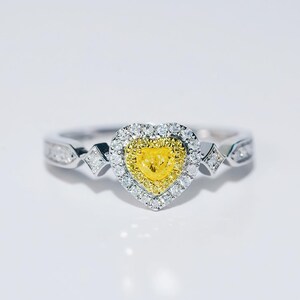 Natural Yellow Diamond Ring 18K White Gold Ring Diamond Halo Heart-Shaped Diamond Ring Fine Jewellery Wedding Ring Engagement Ring for Women