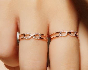 18K Rose Gold Diamond Ring, Interlocking Design