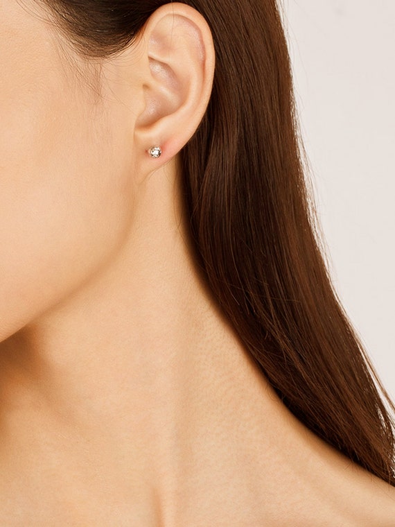 Solid platinum earrings deals