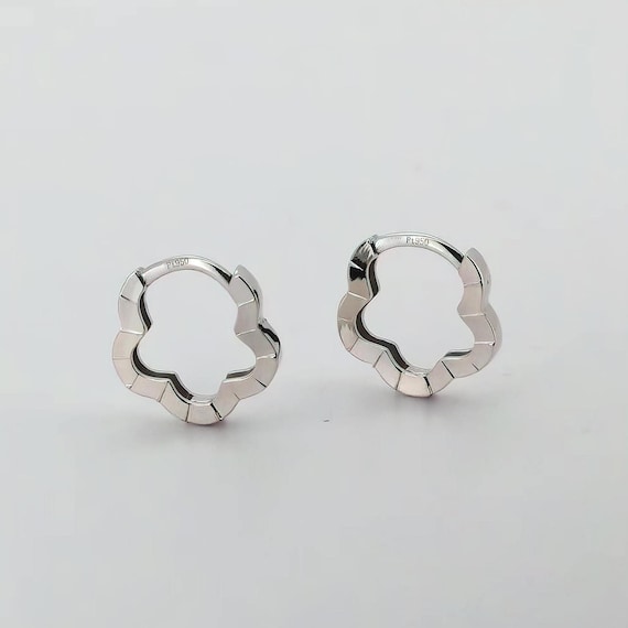 Pt950 Platinum Floral Hoop Earrings: Minimalist Jewellery Timeless Elegance
