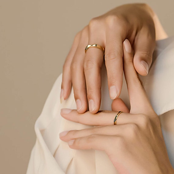 18K Solid Gold Mobius Ring: Personalized Infinity Wedding Band - Etsy