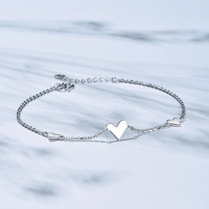 Pt950 Platinum Heart Charm Bracelet: Minimalist Love Jewellery