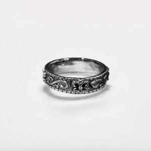 Ruthenium Plated Platinum Ring Pt950 Ring Dark Statement Ring Gunmetal Gothic Ring Vintage Baroque Unisex Jewellery Unisex Band Vintage Ring for couple Unisex Ring Vintage Band Gothic Band Gothic Rig Baroque Ring Vintage jewellery dark platinum ring gunmetal ring