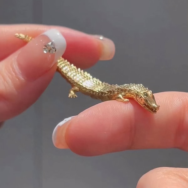 18K Solid Gold Crocodile Ring: Unisex Animal Jewellery