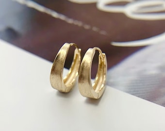 18K Solid Gold Earrings Brushed Texture Earrings Fine Jewellery Minimalist Jewellery Plain Huggies Hoop Earrings for Women Gift for her