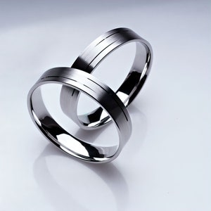 Bague en platine Pt950 Bague sur mesure en platine Bague brosse cannelée Bague de fiançailles en platine Alliance Alliance pour couple (prix pour une personne)