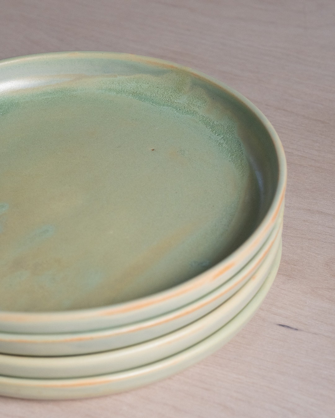 SUR COMMANDE JEU de 2 plaques plates vertes. Roue lancée, grès, poterie