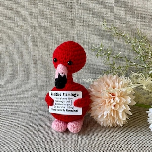 Positive Flamingo - Il tuo portafortuna per il buon umore - Idea regalo - Regalo di compleanno - Regali speciali con un messaggio positivo