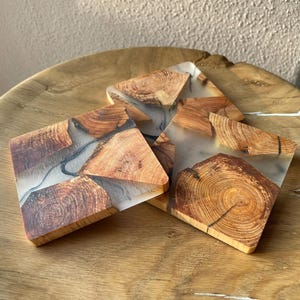 La natura incontra la modernità: sottobicchieri in resina epossidica fatti a mano con dischi in legno
