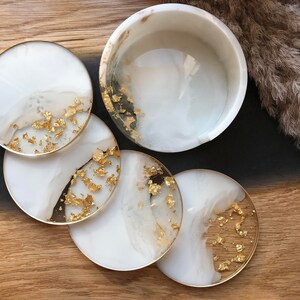 Coaster set / with 4 coasters / home / epoxy / decoration / coaster / resin / white / gold / party / balcony / terrace / bar / decoration Bild 3