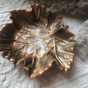 Herbstdeko / Schälchen / Schmuckschale / Schale Blattform / Ringschale / aus Epoxidharz / Dekoration