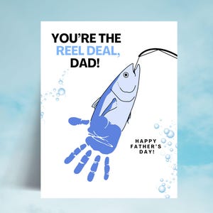 Lavoretto con le impronte delle mani per la festa del papà per bambini, divertente regalo di pesca per la festa del papà, dalla figlia, dal figlio, ricordo con le impronte delle mani