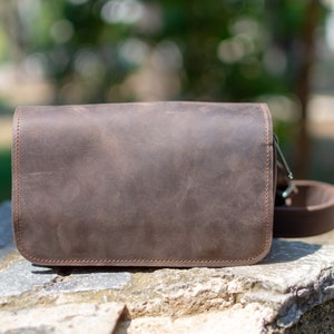 Leather Waist Bag for Women Men,Belt Bag with Adjustable Strap, Fashion Waist Pack for Outdoors/Traveling/Casual/Running/Hiking/Cycling