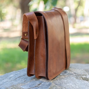 Sac messager en cuir pour hommes, sac en cuir fait main et sac crossbody en cuir, sac cartable en cuir, sac à bandoulière unisexe, sac de selle en cuir