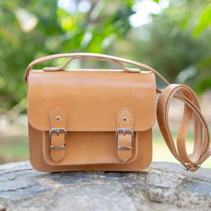 Petits sacs à bandoulière en cuir pour femme, petit sac cartable fait main, sac old school, sac à bandoulière, sac à poignée, cuir de vachette véritable