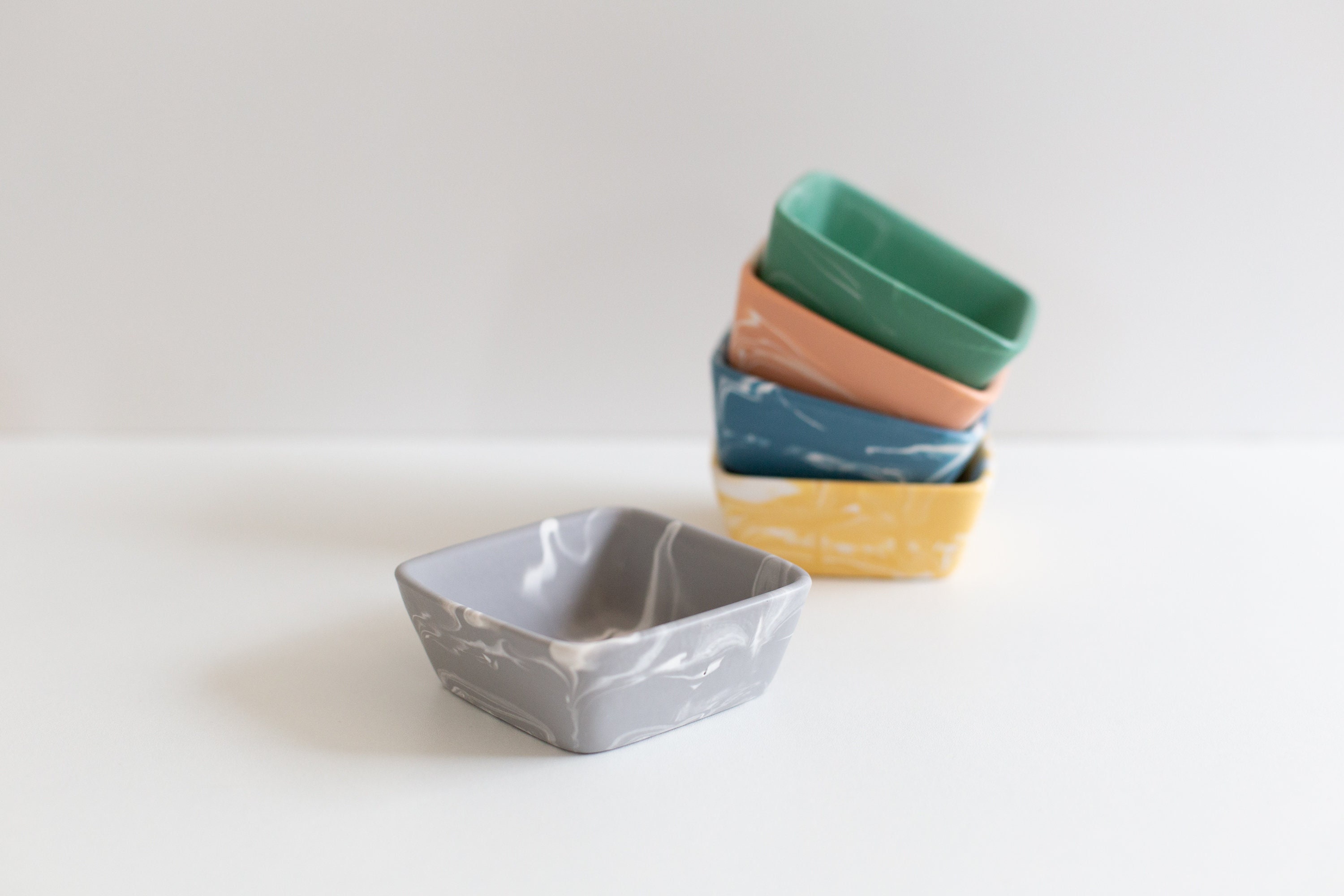 Boîte à Bijoux Marbré - Plateau Décoratif Vide Poche Rangement Boucle d'oreille Vert Bleu Gris Jaune