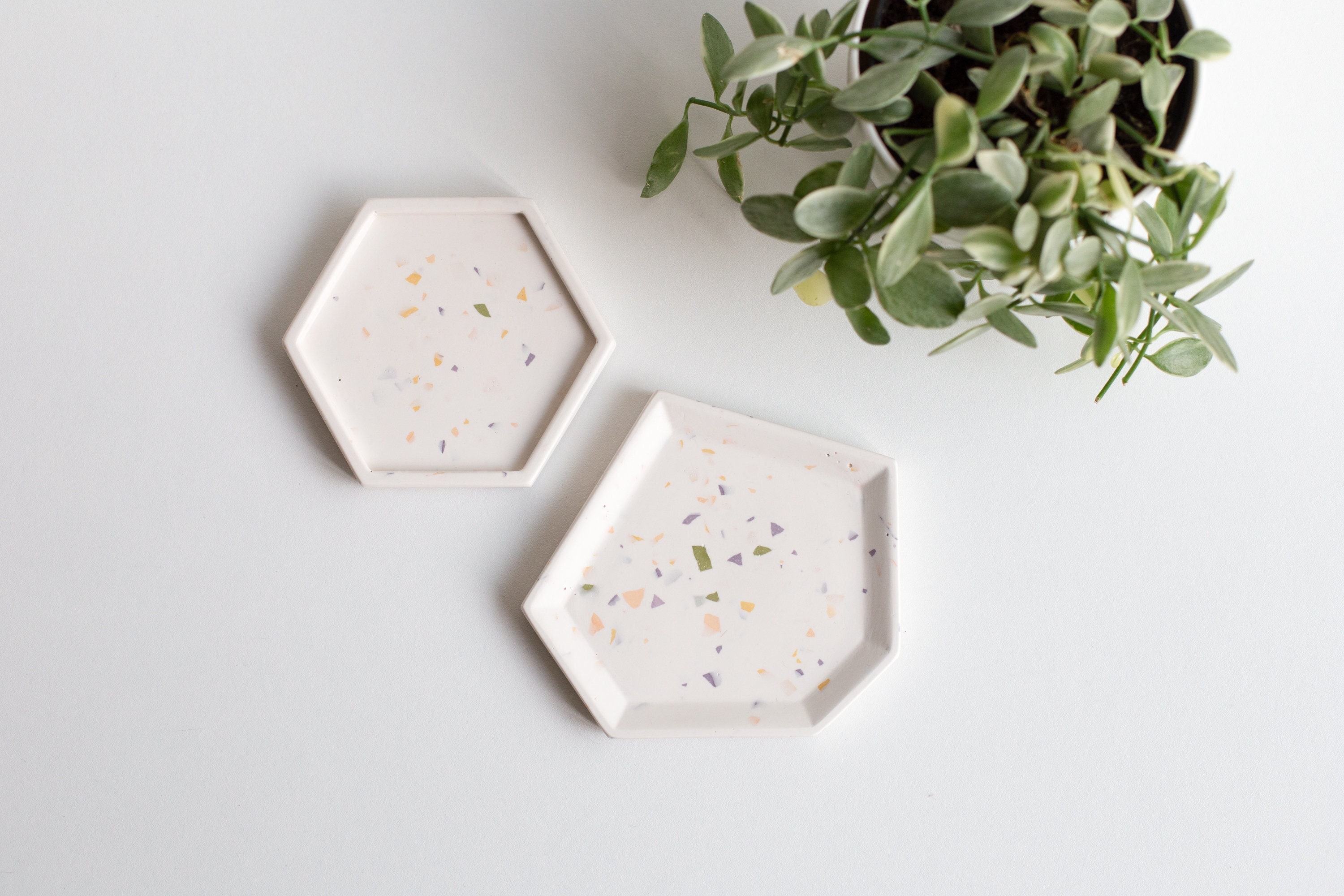 Petit Plateau Décoratif Terrazzo - Vide Poche Présentoir Bijoux Coupelle Géométrique