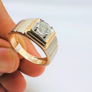 Solitaire Diamond Men&#39;s Ring: 14k Gold Engagement Ring, 0.72 Ct