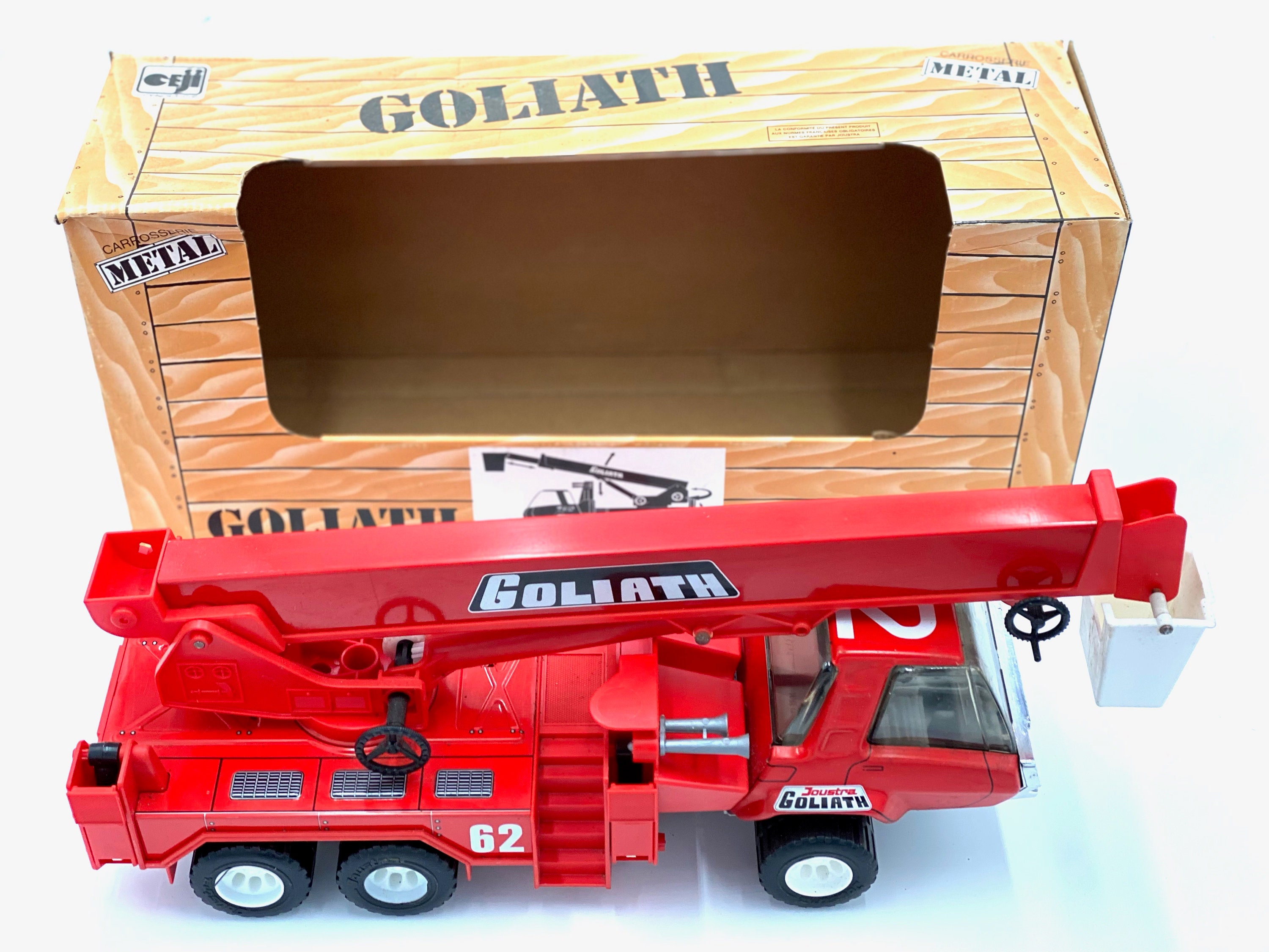 Camion de pompier Joustra Goliath des années 1980 fabriqué en France -   France