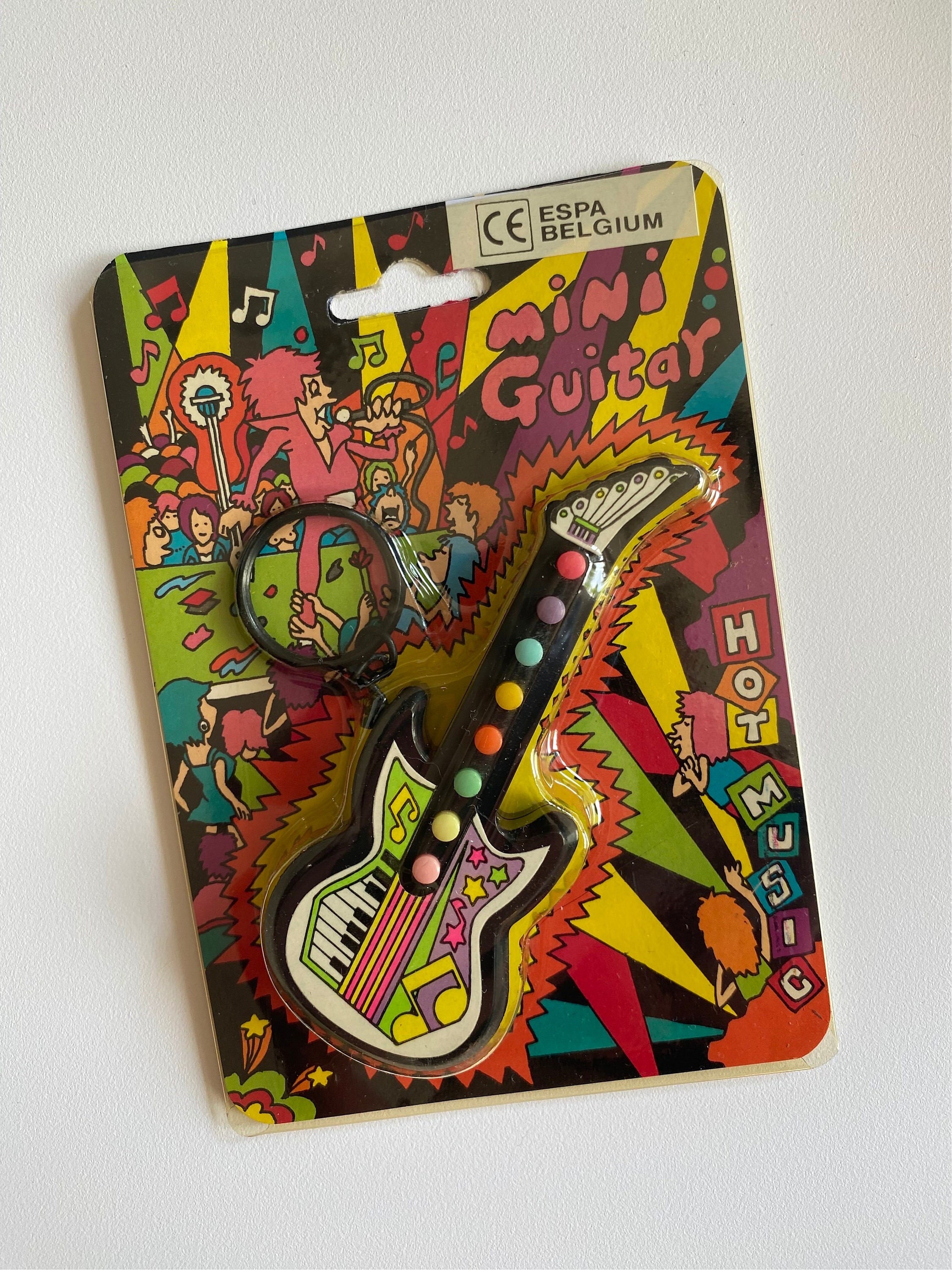 SOUND EFFECTS TOY Mini Guitar Keychain Hot Music Pk-02