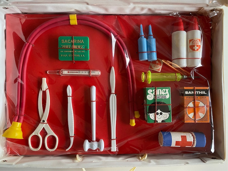 TOY DOCTOR KIT Vintage 70s Collectible Toy Hospital Nurse Sita Pepis