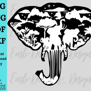 Peut inclure: Silhouette noire et blanche d'une tête d'éléphant avec une scène de jungle à l'intérieur. La trompe de l'éléphant est enroulée vers le bas et la scène comprend des arbres, des montagnes et des étoiles.