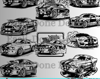 Puede incluir: Colección de ilustraciones en blanco y negro de coches musculosos clásicos en varias poses dinámicas. Los diseños incluyen rayas de carreras, llamas y un motor con temática de calaveras. El texto "SVG PNG PDF DXF Digital Download Only" está en la parte inferior.