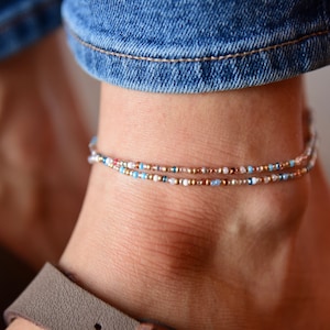 MAKE&#39;N WAVES - Dainty Seaside Blue Beaded Anklet - Double Wrap Stretchy Anklet - Anklets for Women - Beachy Anklet - Dainty Bohemian Anklet