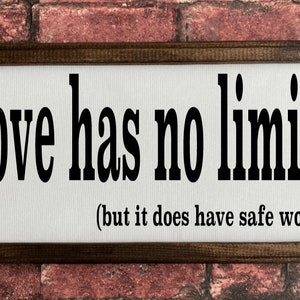 L'amore non ha limiti (ma ha parole di sicurezza) tela incorniciata - decorazione camera da letto