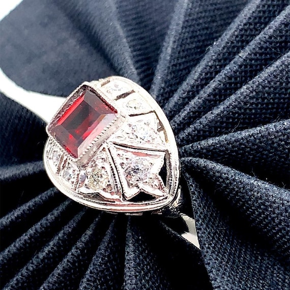 Art Deco Platinum and Garnet Ring - image 3