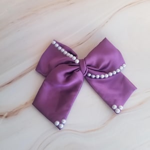 Seide lila Satin Haarschleife, Haar Accessoire, oversized Haarschleife, große Schleife, Haarschleife für Frauen, Hochzeit Schleife, Haarclip Schleife