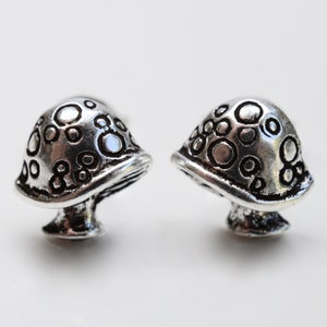 Sterling  Silver  925  Spotted  Mushrooms  Ear  Stud  Earrings