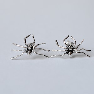 Sterling  Silver  925  Crawling  Spider  Ear  Stud  Earrings