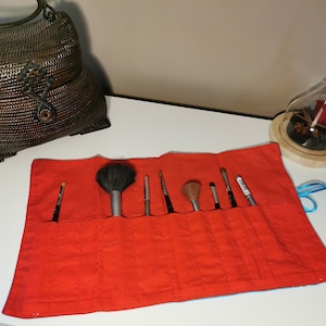 make-up brush pouch image 1