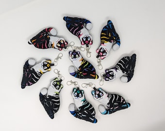 Pride Tigers Plyschberlock | Broderade HBTQ+-flaggainspirerade nyckelringar med plysch